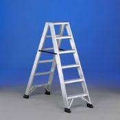 Escaleras de pelda�o ancho